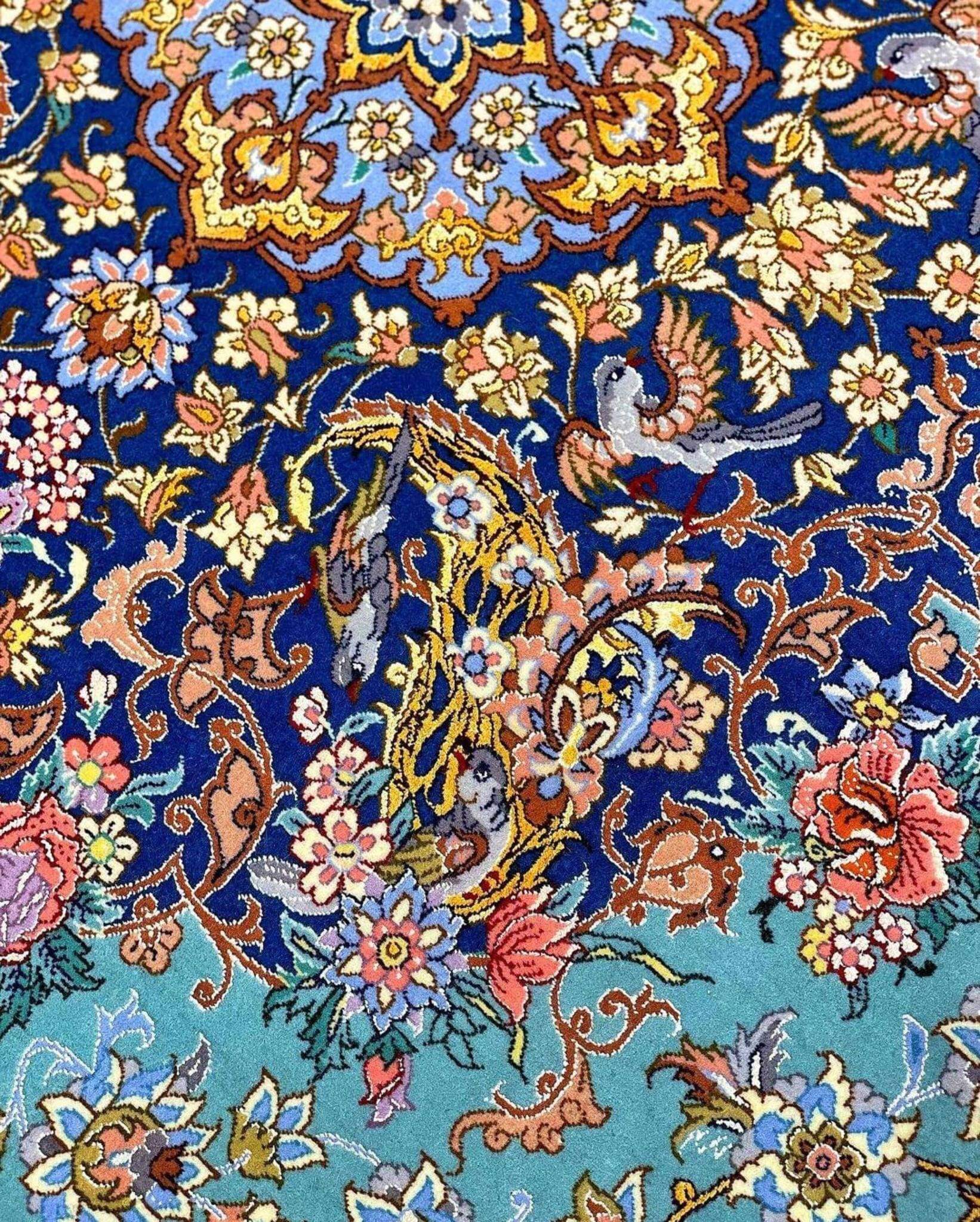 "New Persian rug from Isfahan, Iran, 350 cm x 250 cm, showcasing wool and silk blend by master weaver Ali Karbasizadeh."
