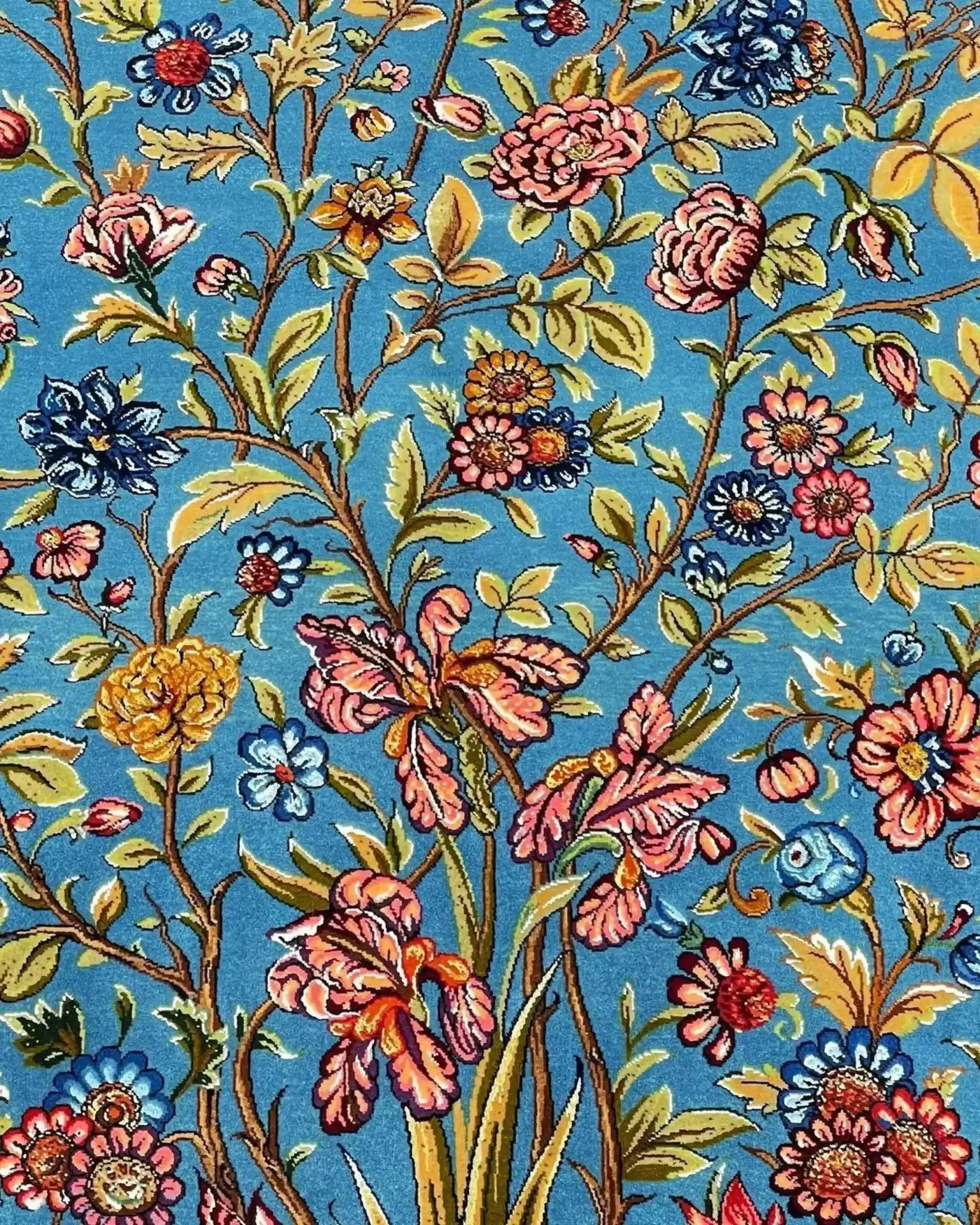 New hand-knotted Isfahan Persian rug, 1,000,000 knots per square meter
