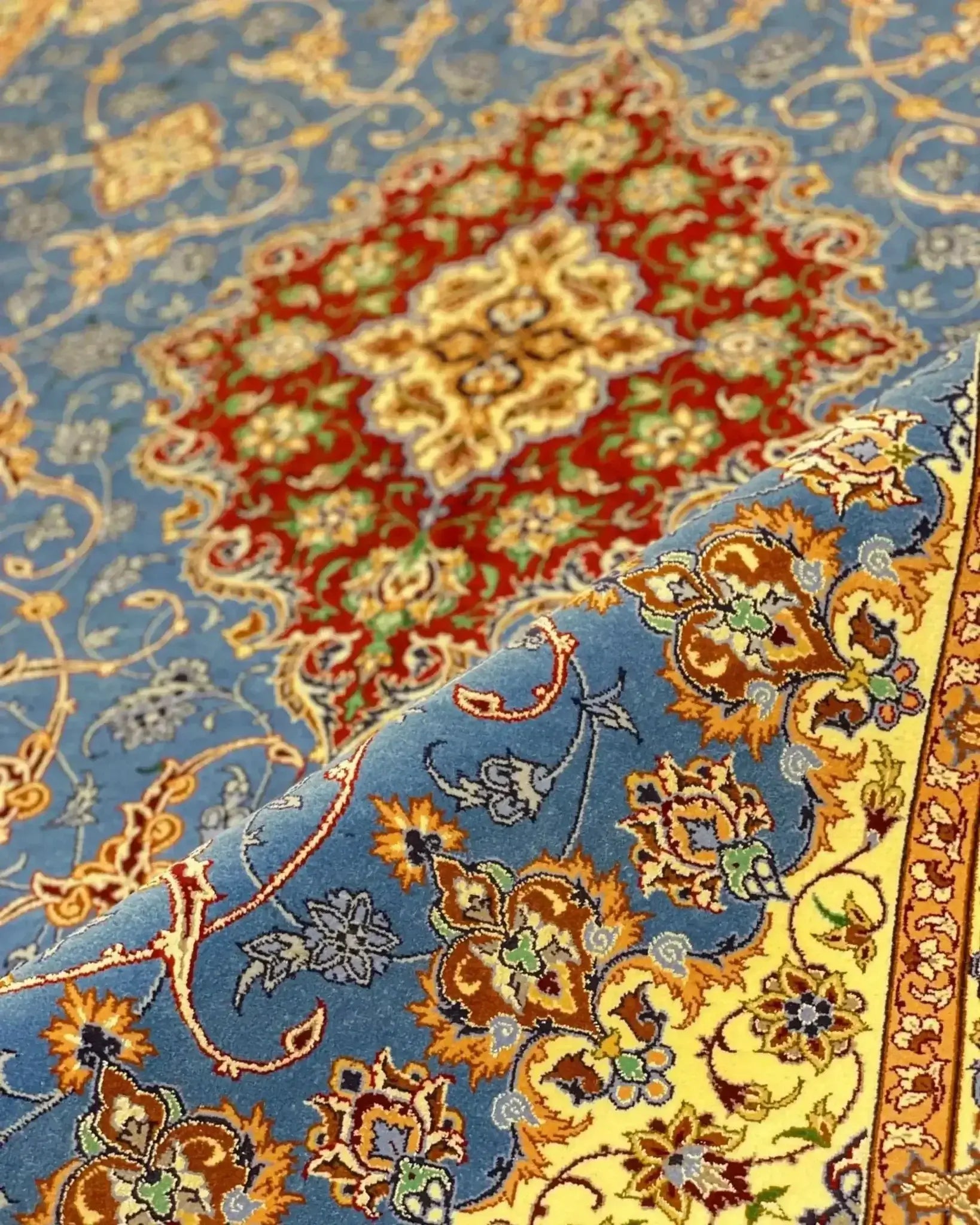 "Unique Saieed Davarie Persian rug, 230 cm x 160 cm, knotted by hand in Isfahan, Iran, featuring luxurious wool and silk textures."
