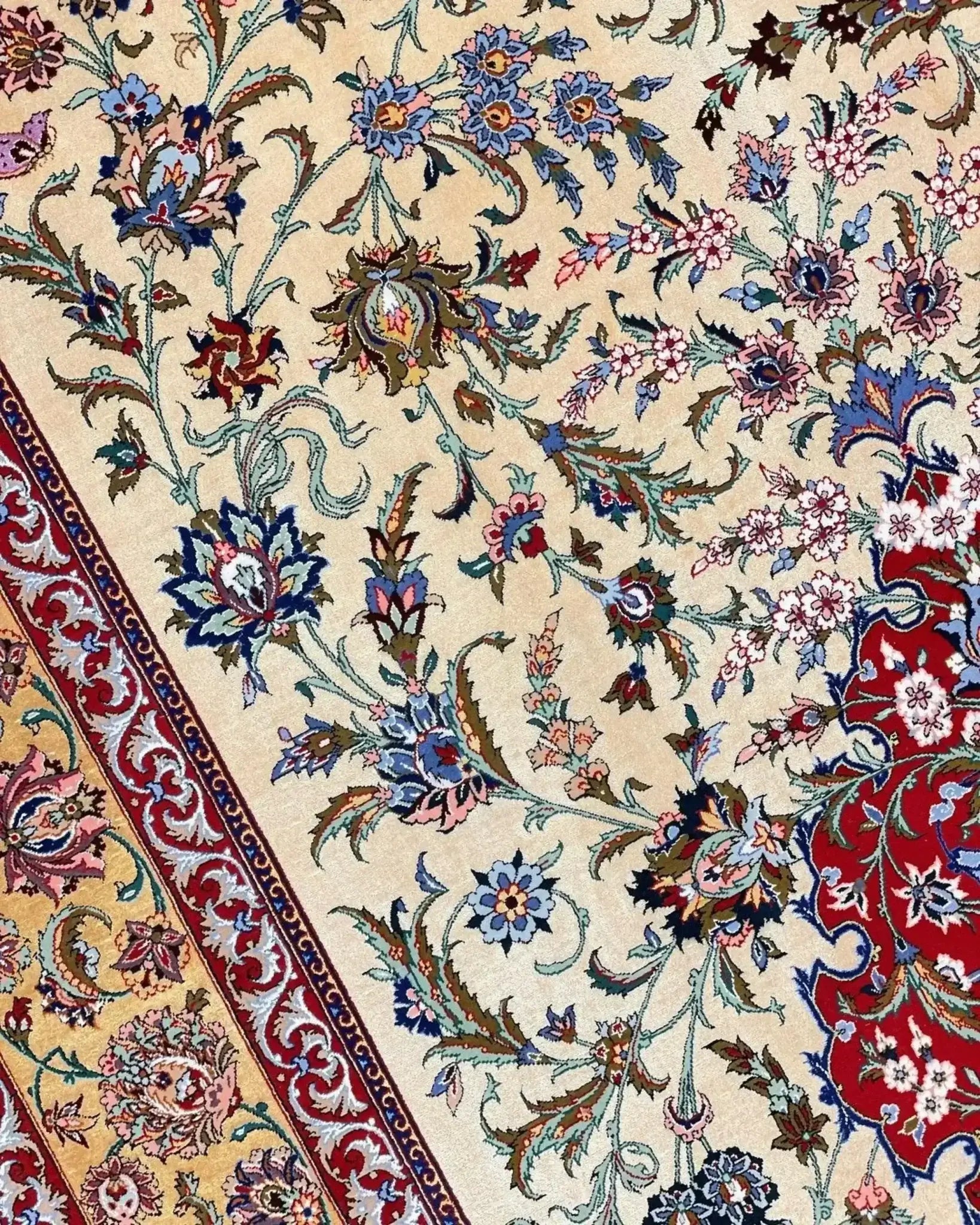 "Exquisite Persian Alvandie Rug for Sale - Handwoven Isfahan Carpet, 7.7x5.1 feet"
