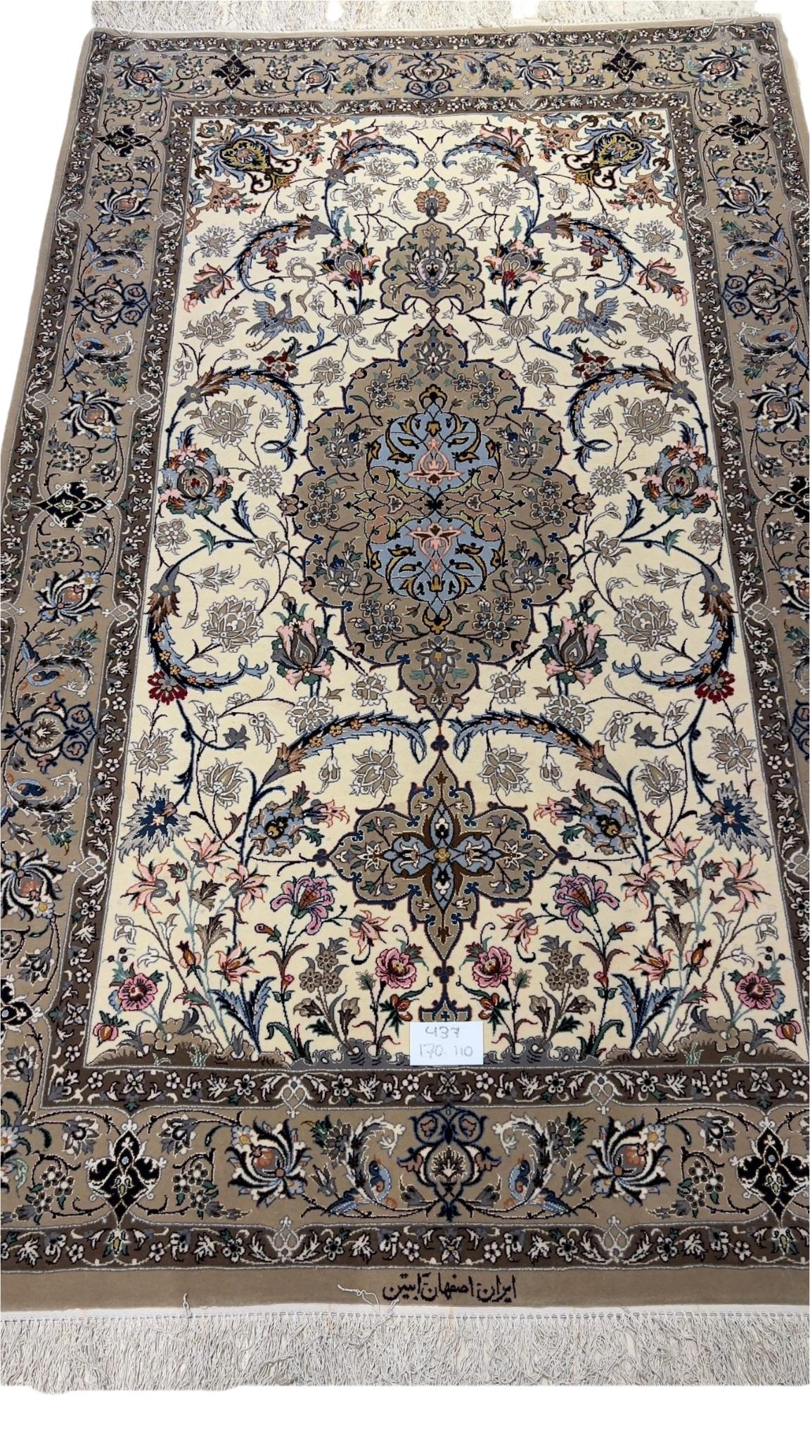 Authentic Persian rug hand-knotted by Abteen with floral design