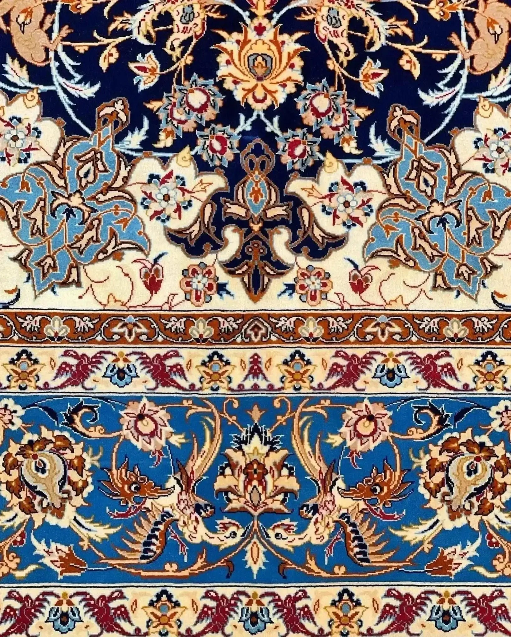 Beautiful 60-year-old Persian rug from Isfahan, handwoven with 1,000,000 knots per square meter.

