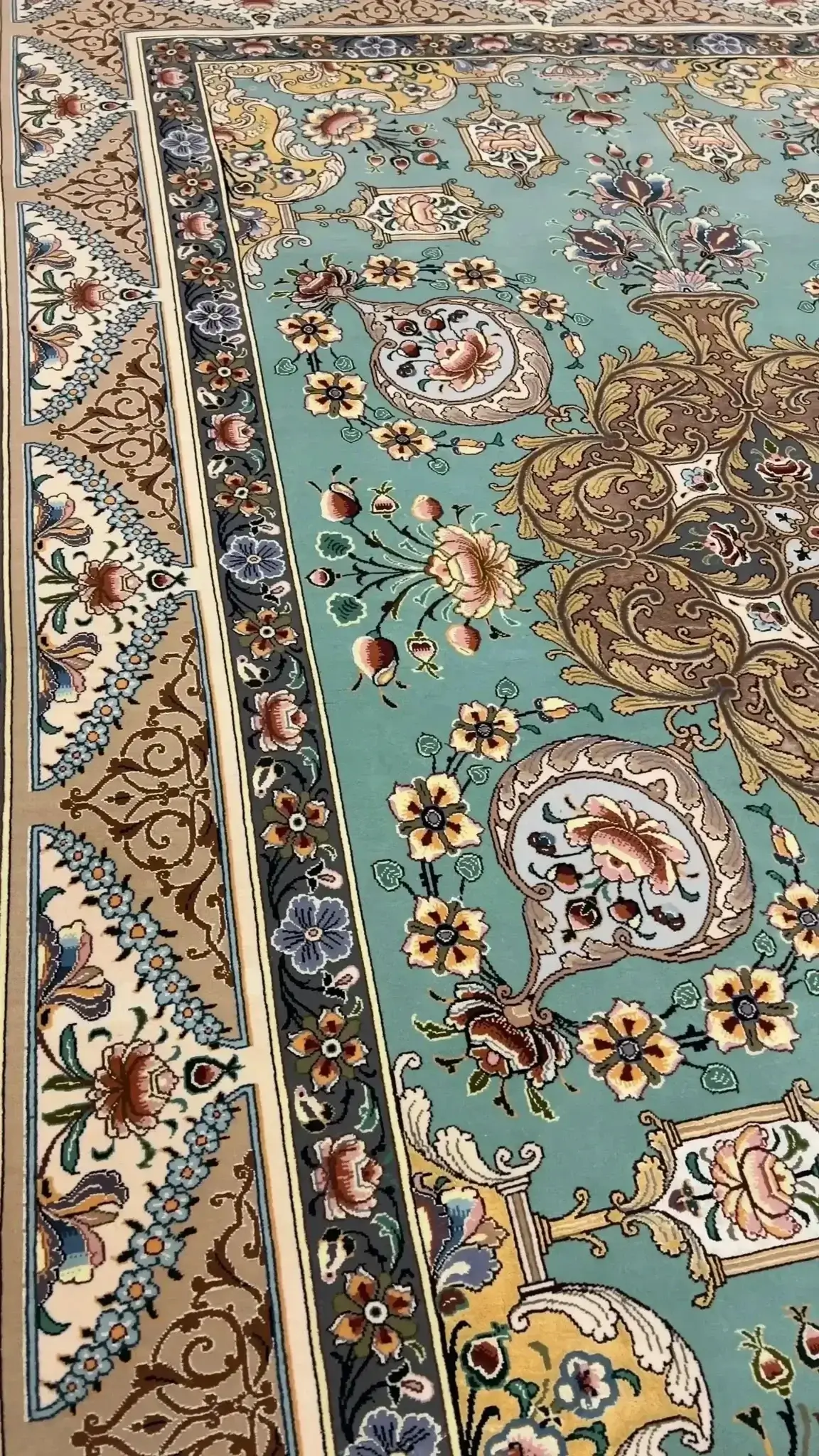 "Persian Rug – Hand Knotted, Silk and Wool, 860,000 knots/m², by Isfahan Master Weaver Moeidie."
