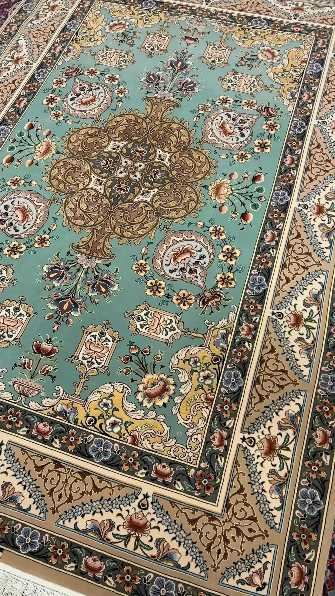 "Exquisite Isfahan Silk and Wool Rug – Handcrafted Persian Design, 6.9 x 4.7 ft."

