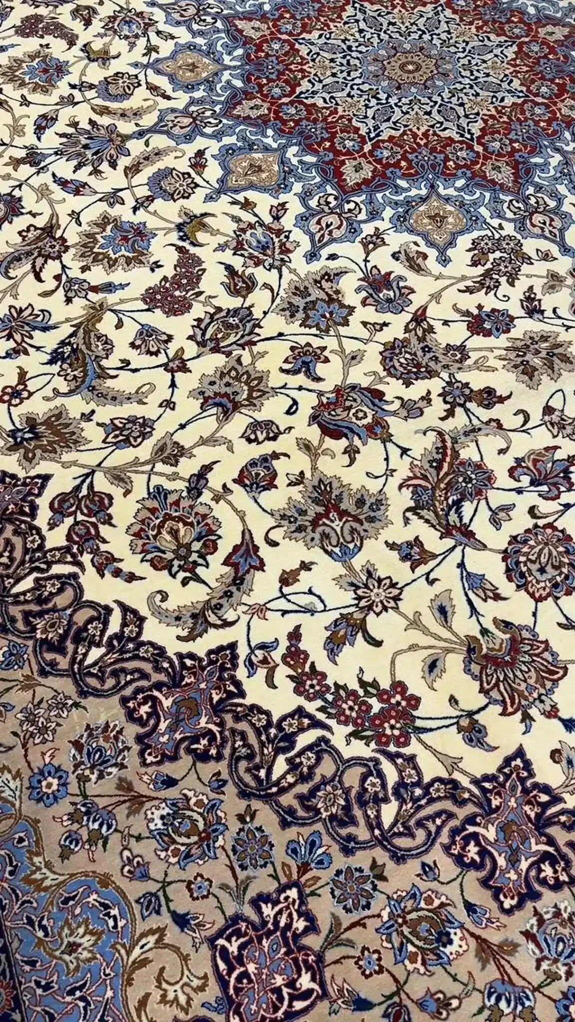 "Vintage Isfahan Persian Rug, Knot Density 1,000,000/m², Crafted by Master Weaver Zolfagharie" – Focus on knot density and craftsmanship.
