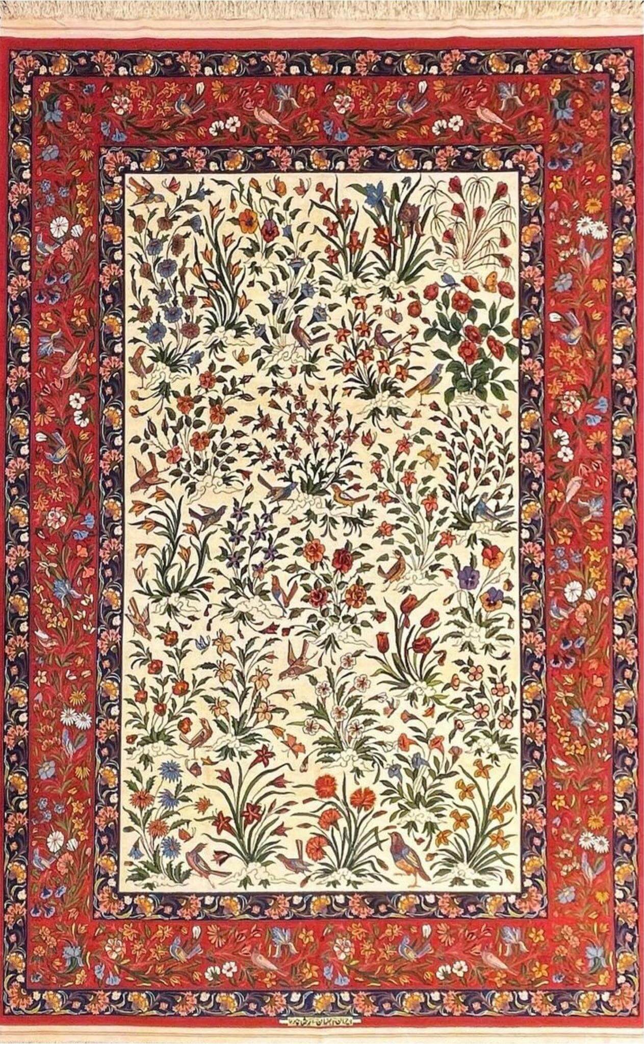 "Hand-knotted Persian rug from Isfahan, designed with intricate floral patterns, made of wool and silk, 240x160 cm."
