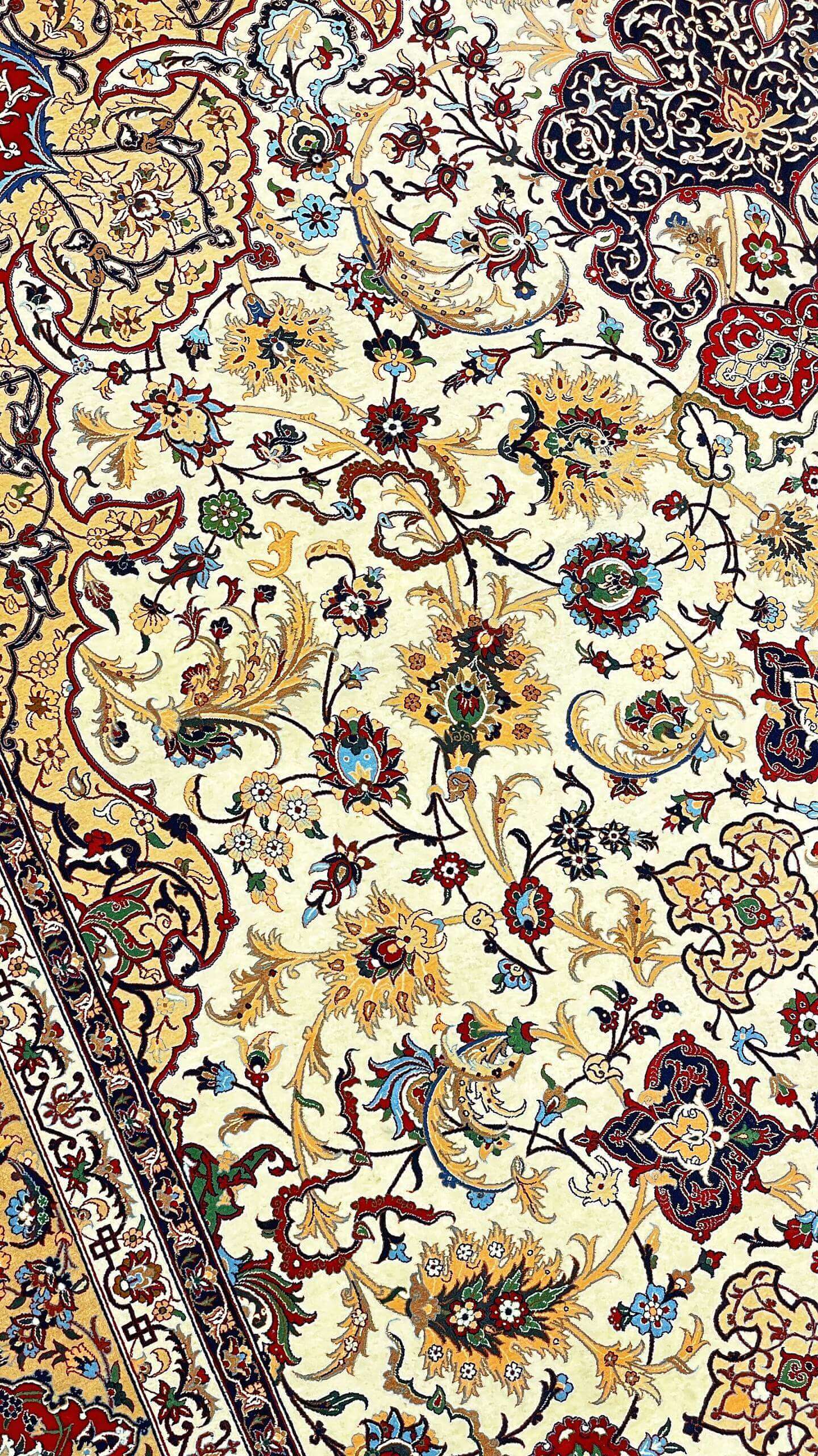 "Premium Persian silk and wool rug measuring 360x260 cm for sophisticated spaces."
