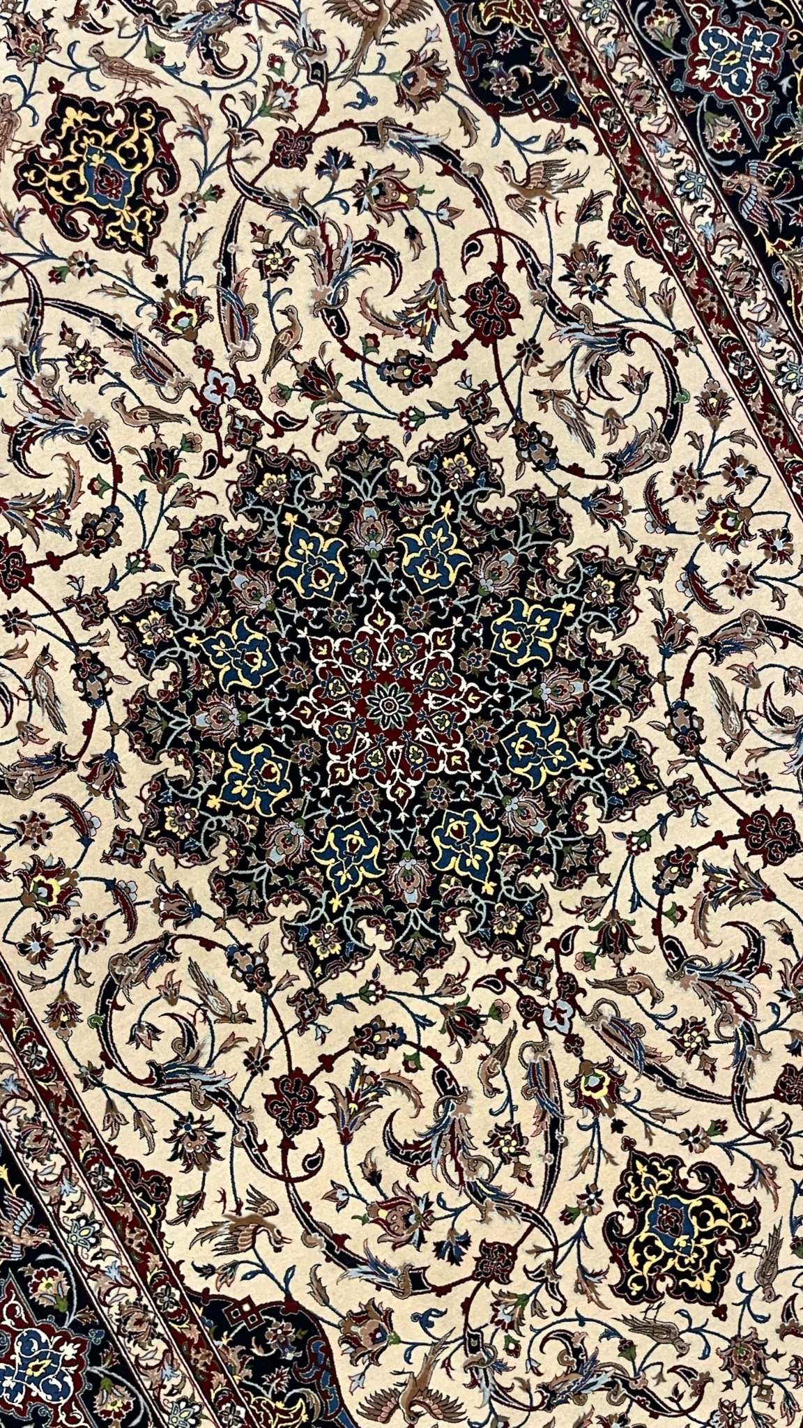 High-quality Seirafian Persian rug with a medallion centerpiece and rich decorative patterns.
