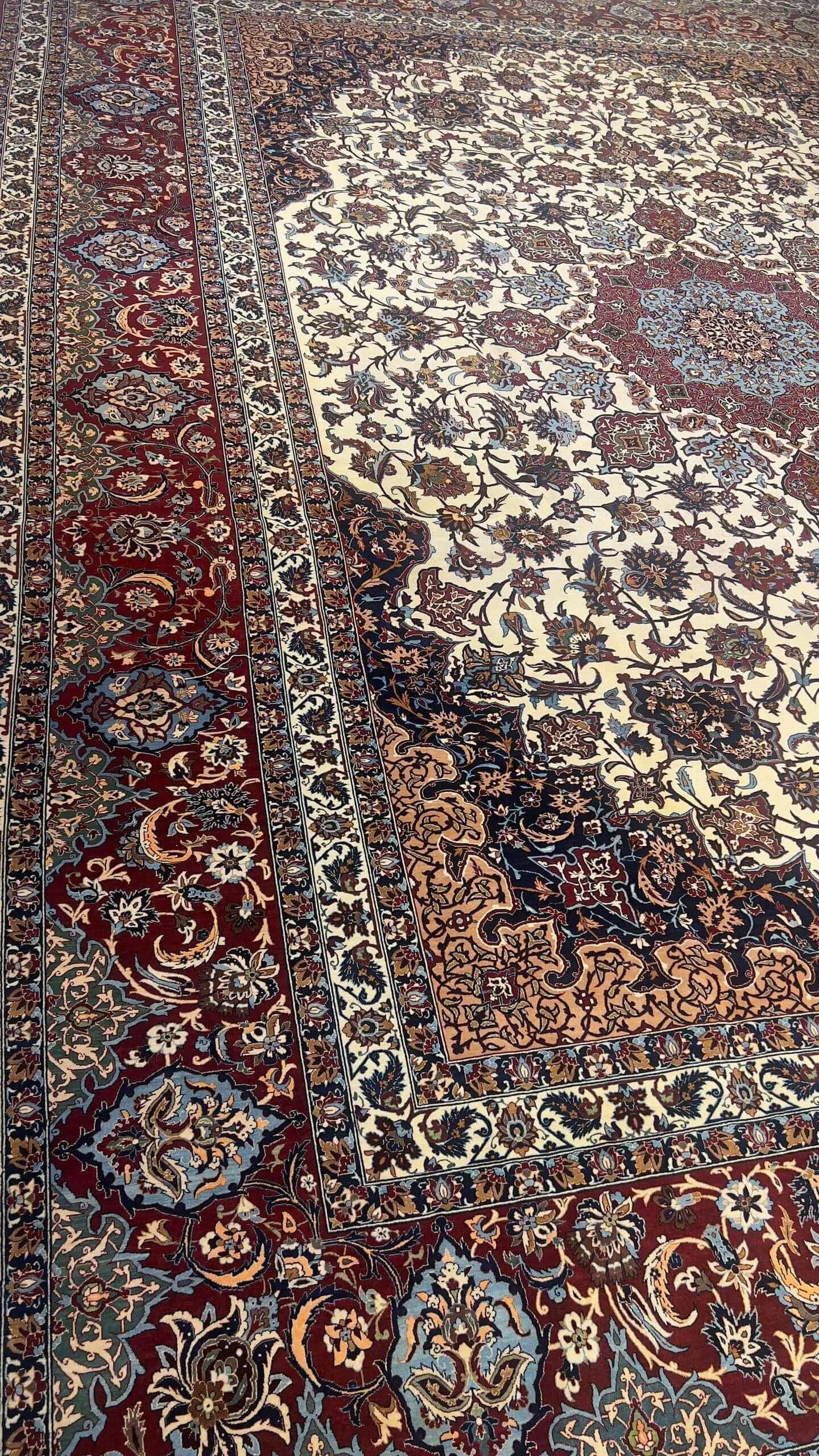 "400x300 cm Persian rug, crafted with silk and wool, showcasing Seirafian’s renowned craftsmanship."
