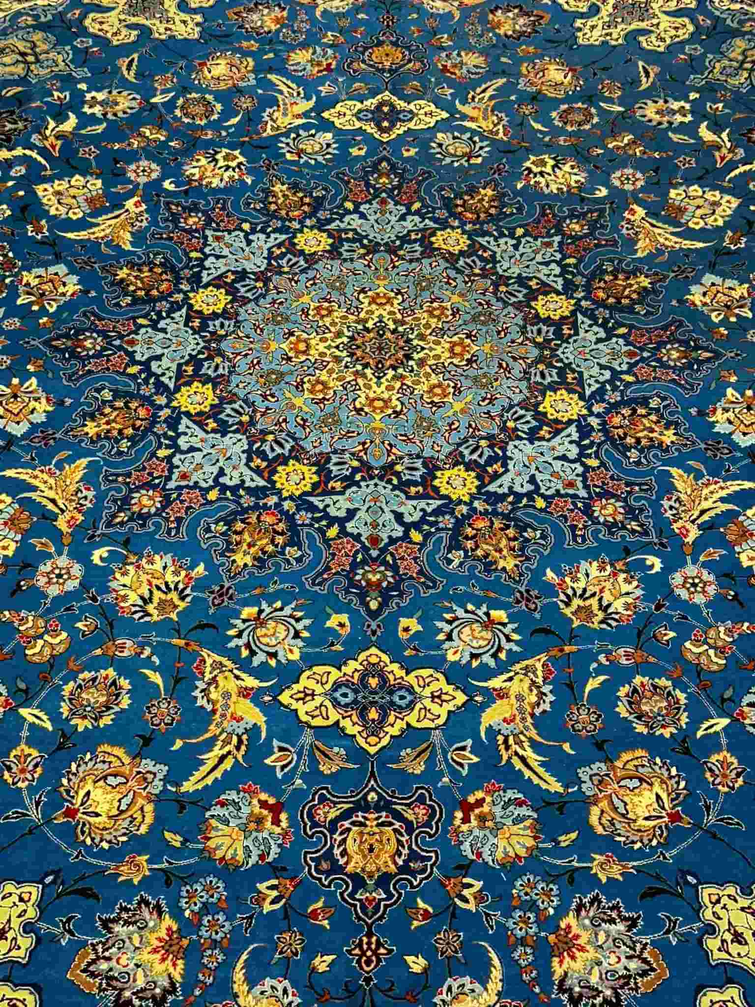 Elegant Wool and Silk Blend Rug – Elevate your home with this Persian silk and wool rug, designed with intricate hand-knotted details, offering both style and luxury.
