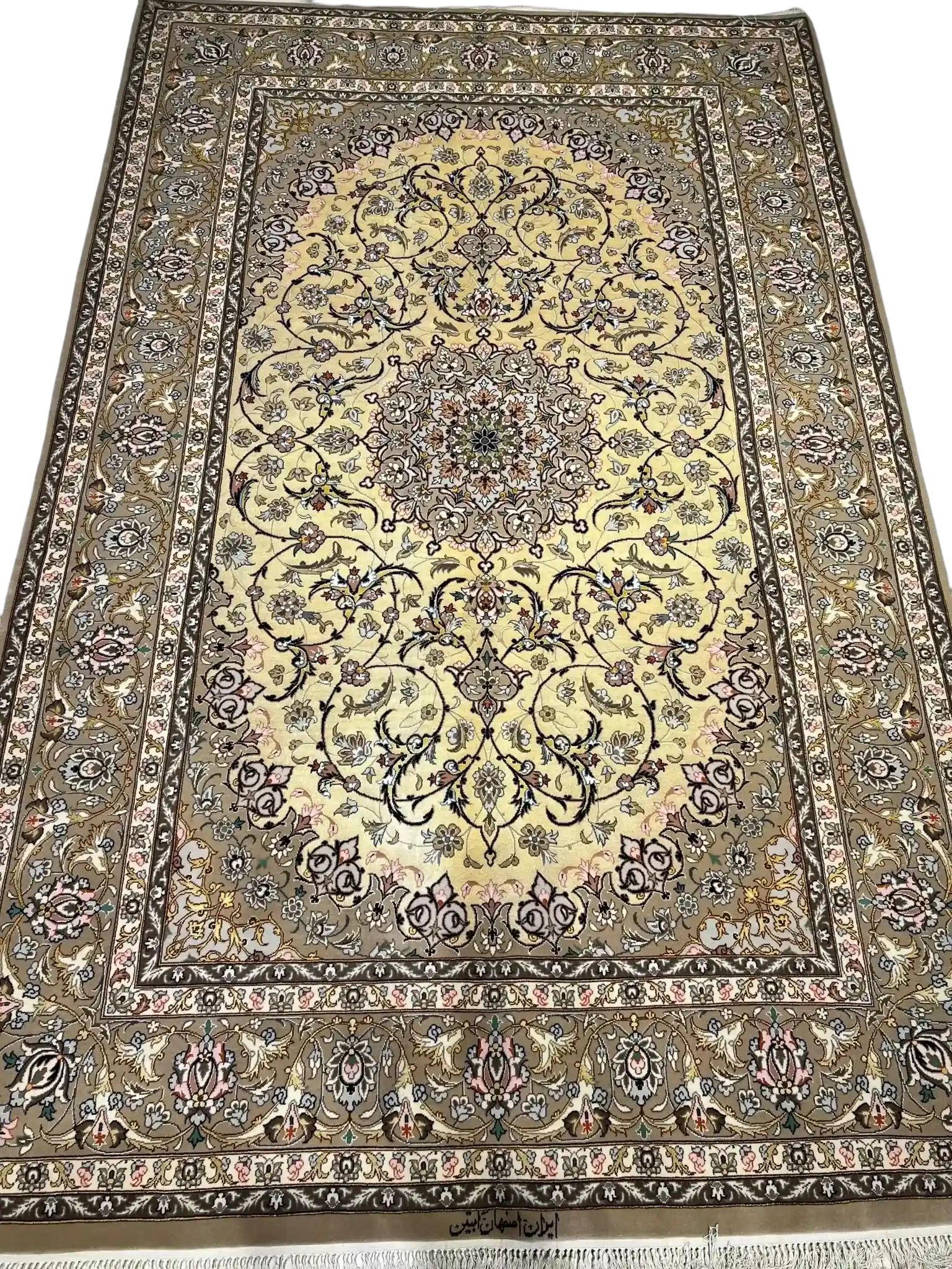 New Isfahan Rug measuring 204 x 130 cm with intricate 810,000 knot medallion pattern