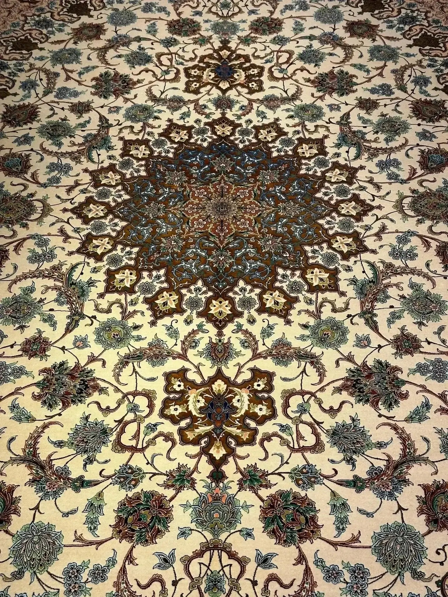 "Authentic Persian rug in 350 cm x 250 cm size, featuring high knot density, silk warp, and wool pile for elegant decor."
