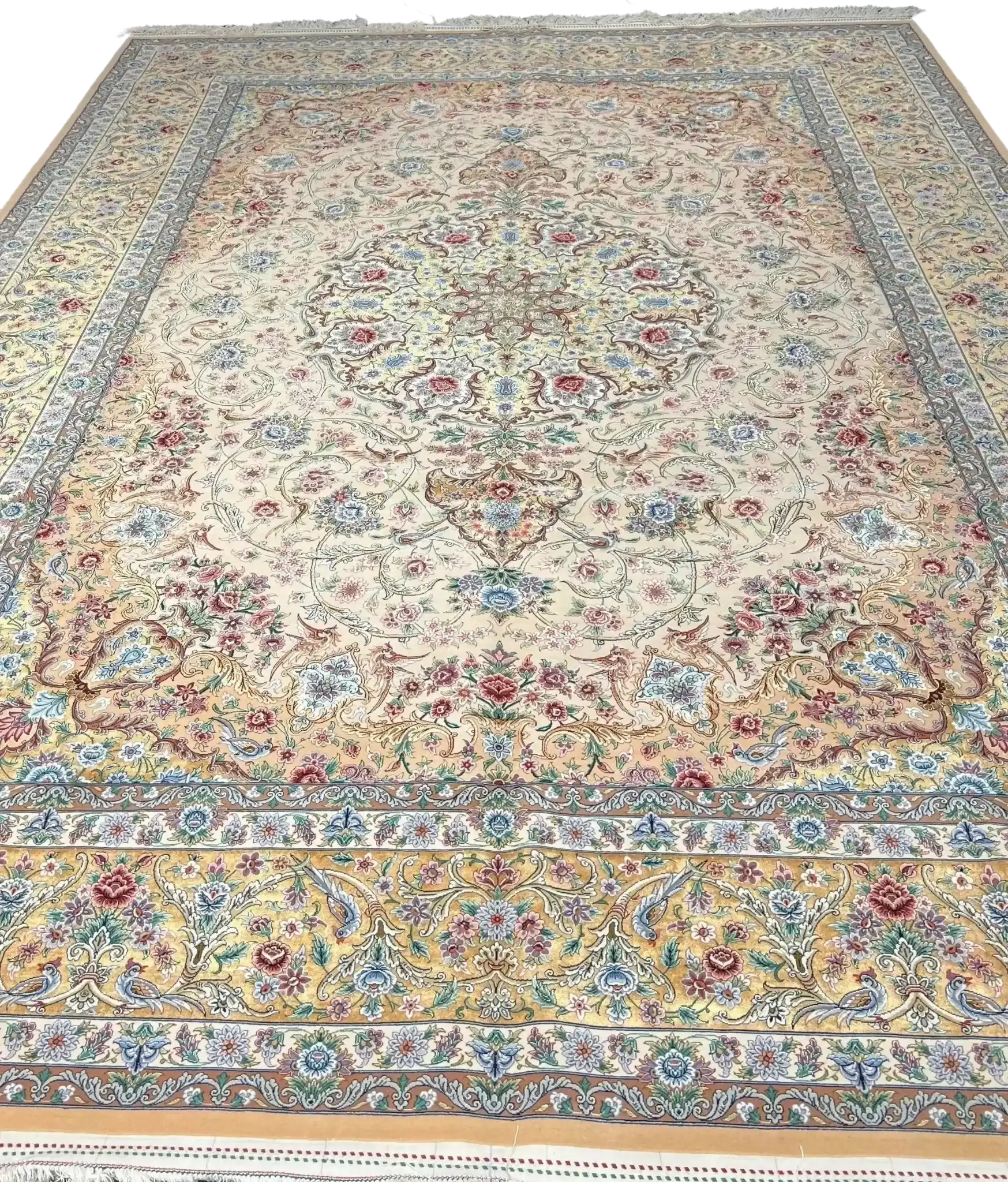 Isfahan rug featuring prominent medallion and rich patterns, in 350x250 cm size