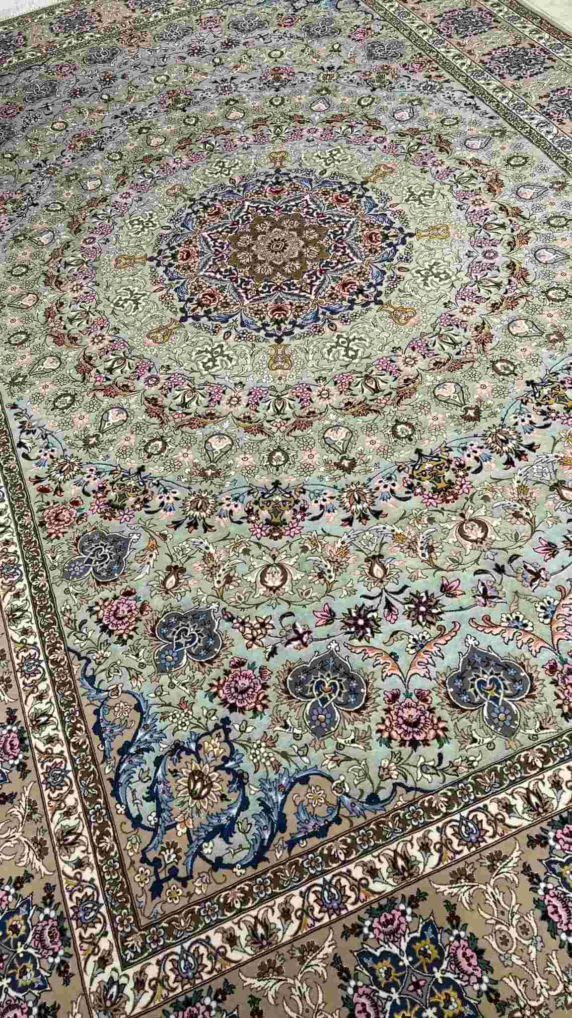 Primary display image of the Abteen Isfahan Persian rug collection