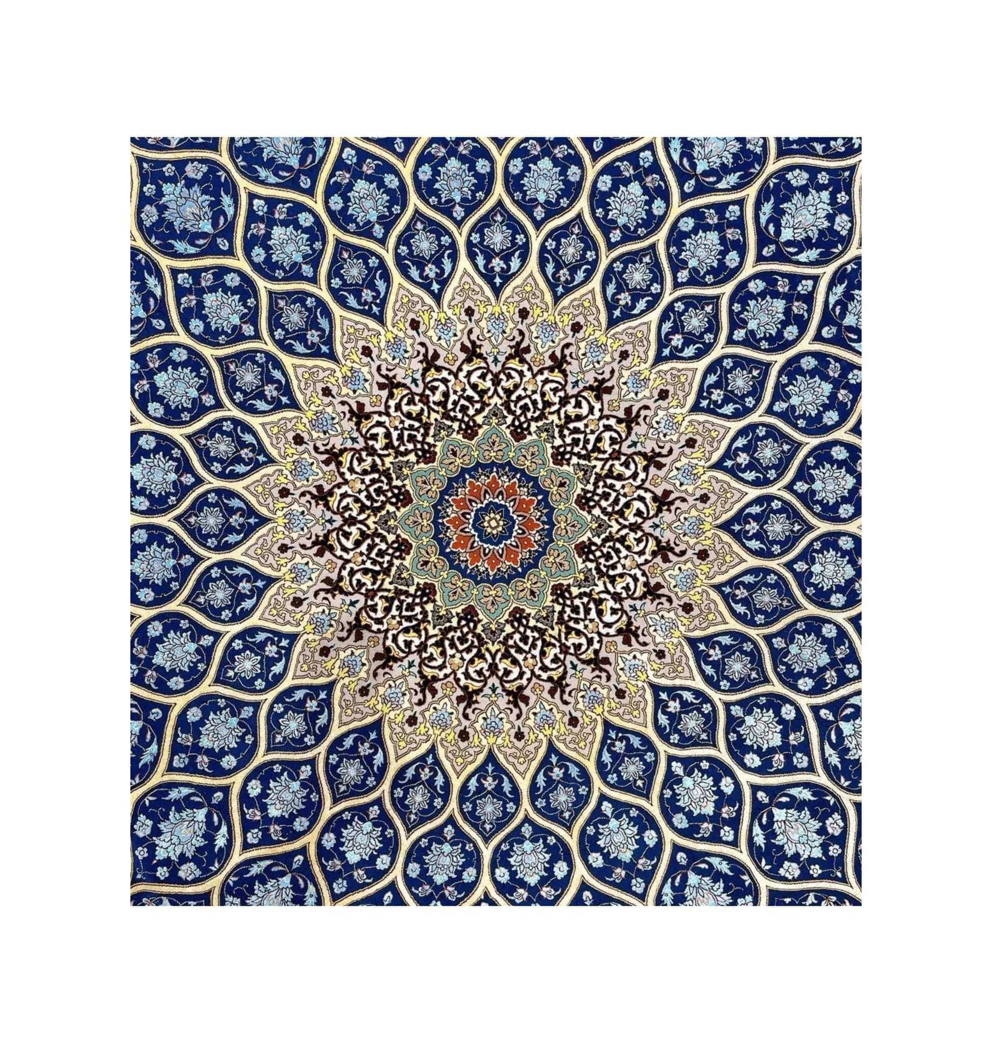 "Isfahan rug in silk and wool with an elegant central medallion."
