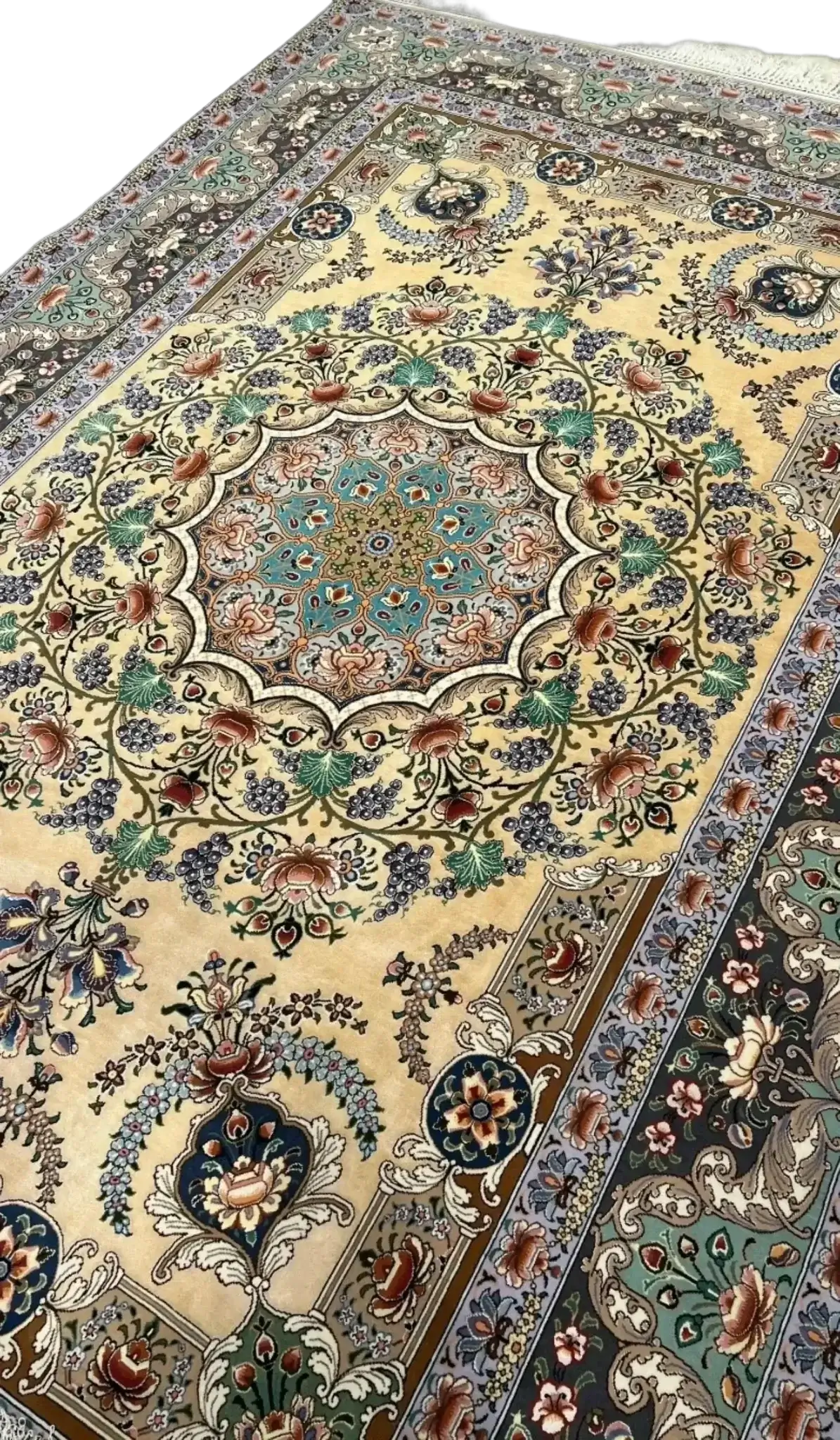 Master Moaiyedie fine Isfahan Rug