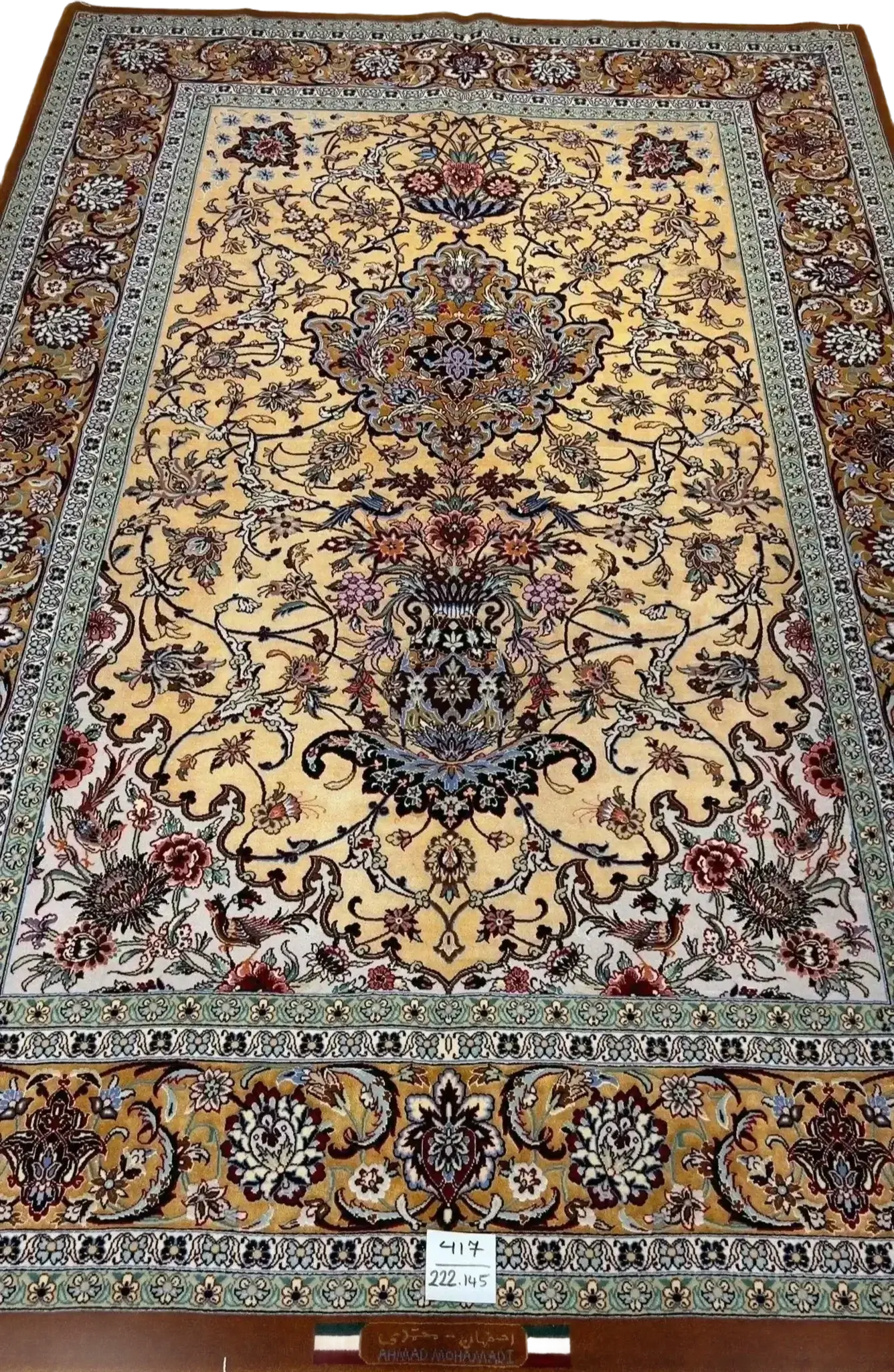 Intricate Persian pattern rug crafted by Weaver Dehghan from Isfahan