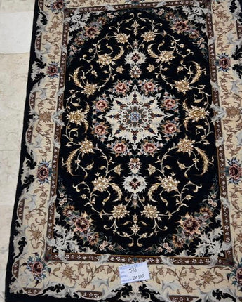 The 120x85 cm Esfahan Persian rug is a stunning piece of Persian rug-making that boasts an impressive level of craftsmanship, luxurious materials, and exceptional design