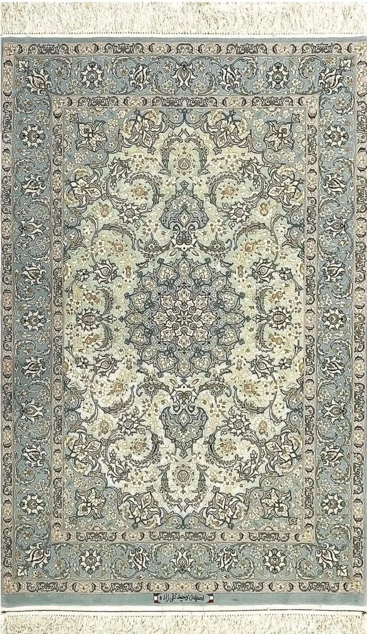 Hand-knotted Isfahan Persian rug by Taghie Zadeh, 175 cm x 110 cm, wool and silk blend
